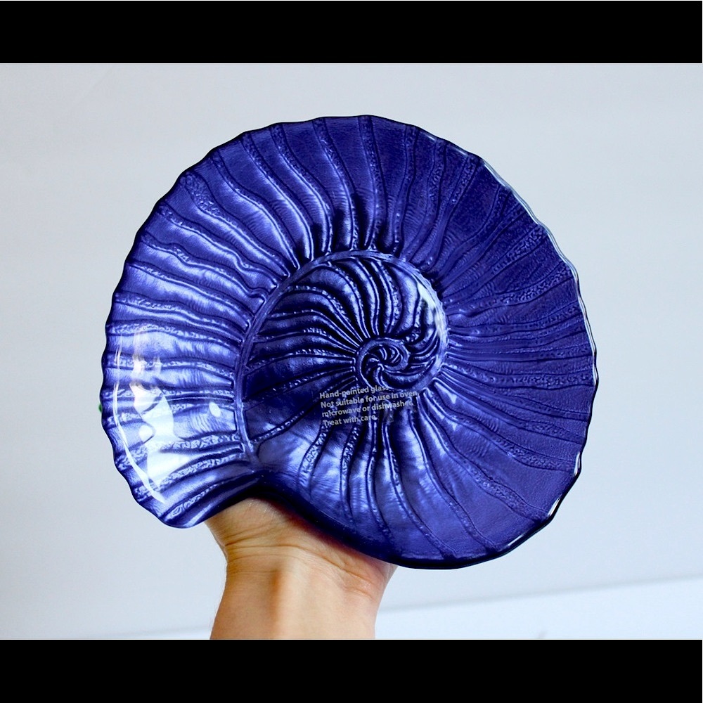 DECORATIVE METALLIC BLUE WHORL SHELL GLASS DISH NWT